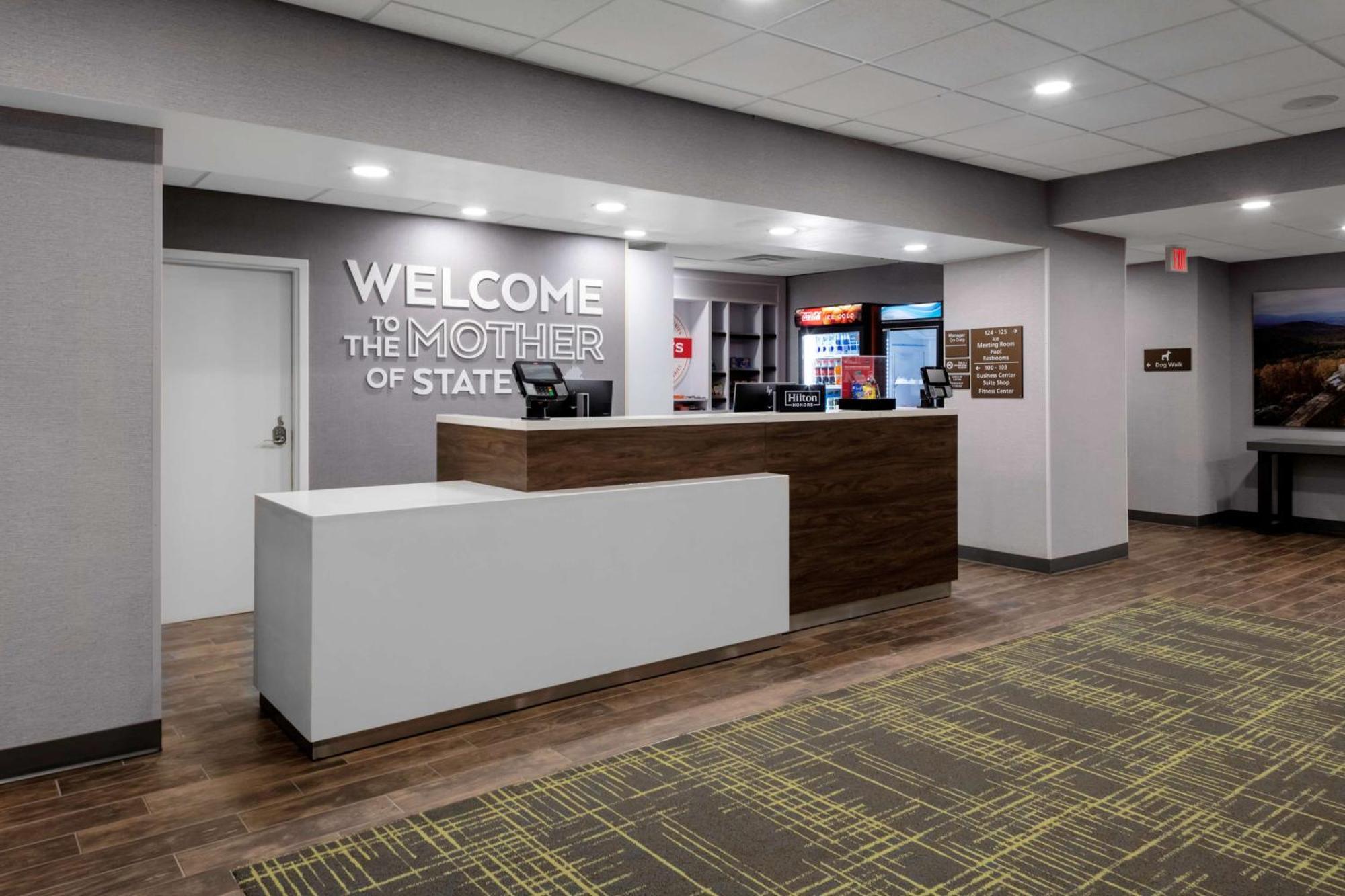 Hampton Inn Gretna - Smith Mountain Lake Exterior photo