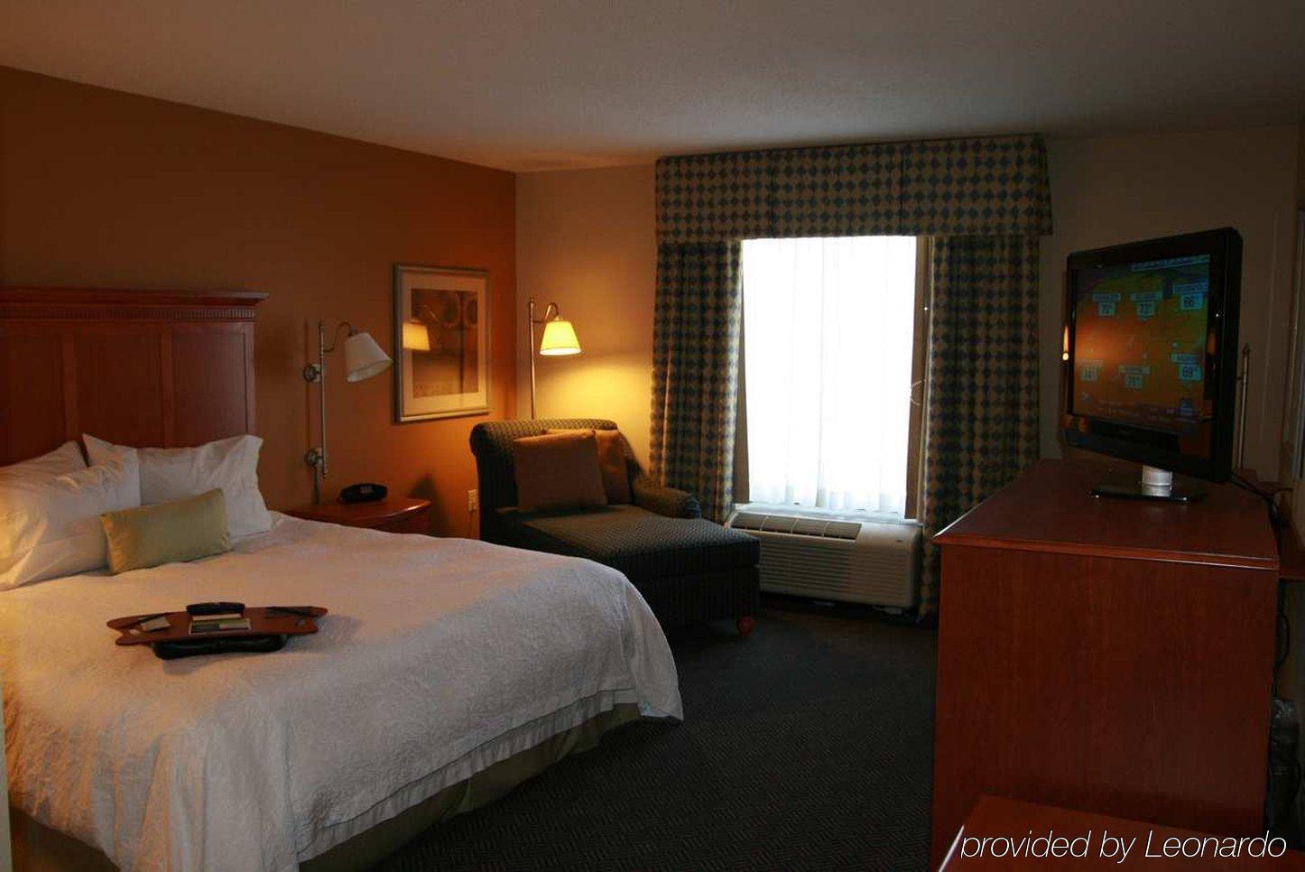 Hampton Inn Gretna - Smith Mountain Lake Room photo