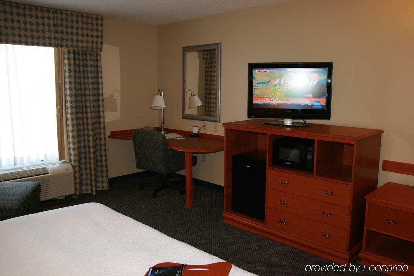 Hampton Inn Gretna - Smith Mountain Lake Room photo