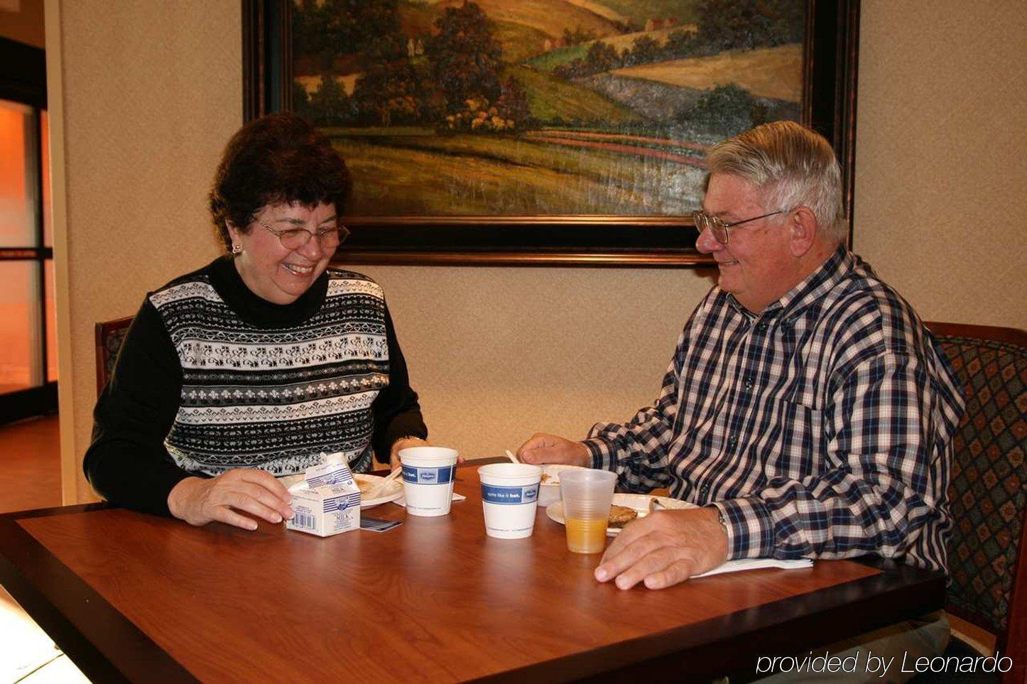 Hampton Inn Gretna - Smith Mountain Lake Restaurant photo